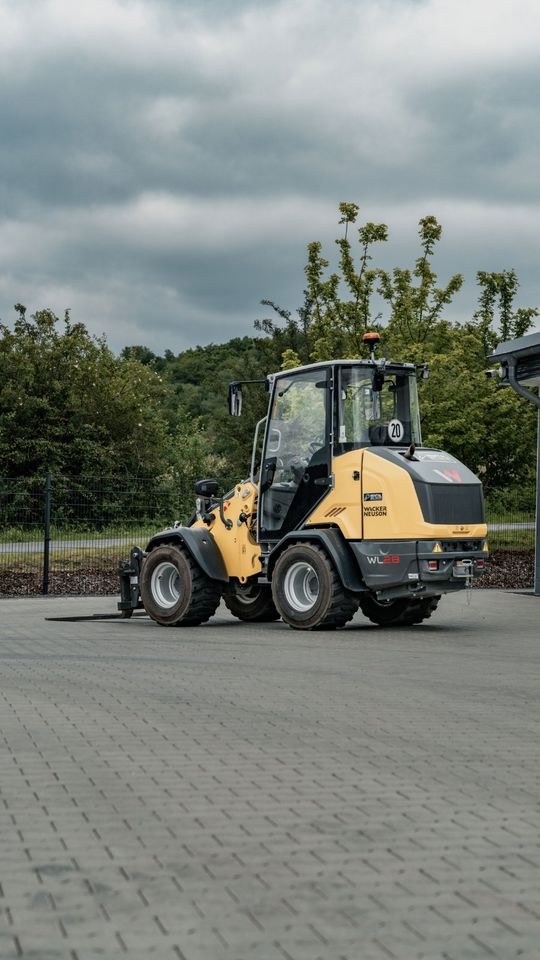 Wacker Neuson 2,8t Radlader WL 28 mieten bei SE Design – 2
