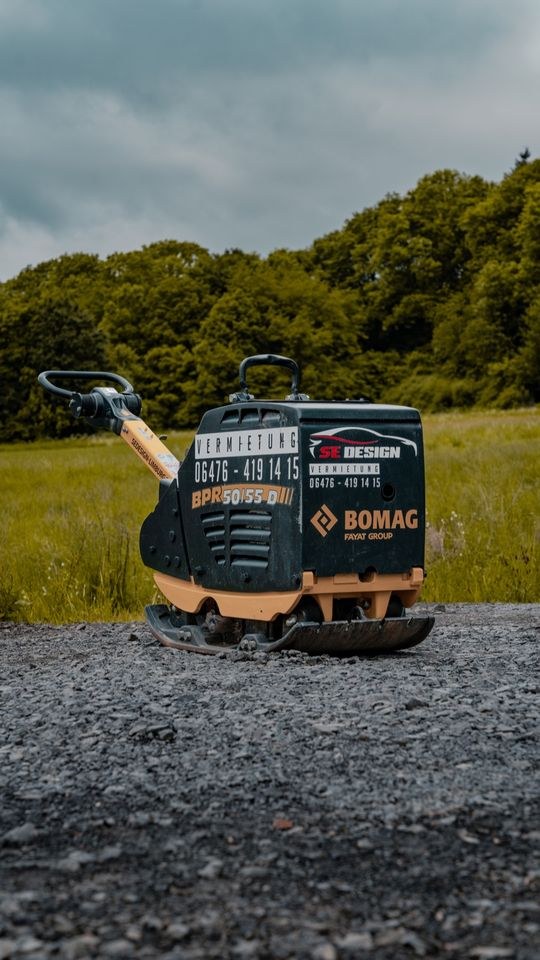 Rüttelplatte 400 500kg BOMAG BPR 50 55D mieten bei SE Design – 3