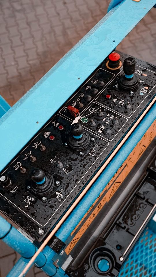 Genie Z 45 25J RT Gelenkteleskoparbeitsbühne mieten bei SE Design – 4