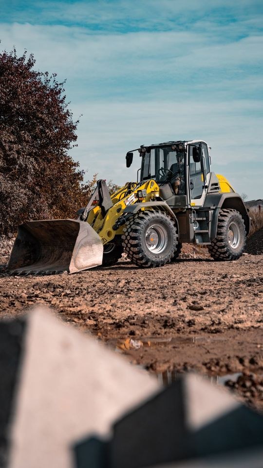 WN 9,8t Radlader WL 95 mieten bei SE Design – für Schüttgut & Paletten – 4