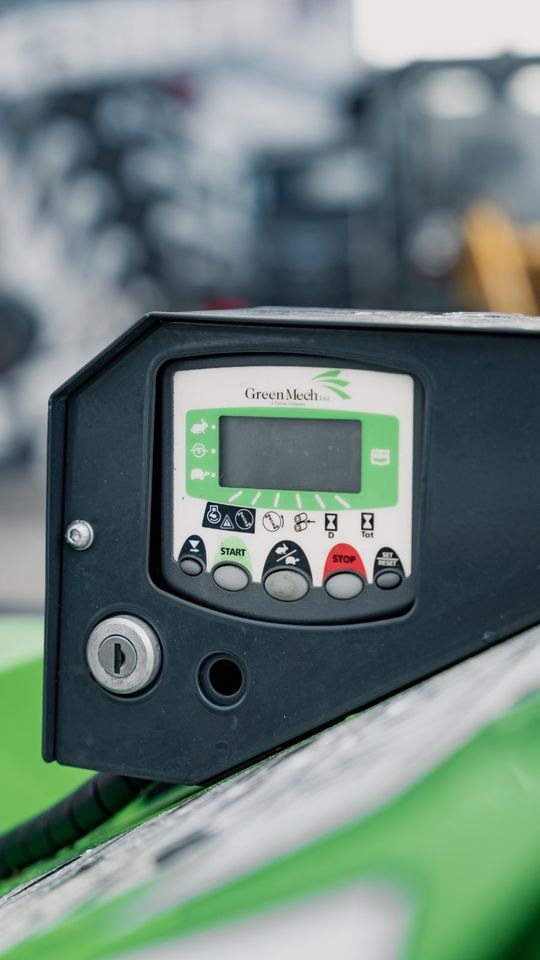 Greenmech Arborist 150 Häcksler Hacker mieten bei SE Design – 3