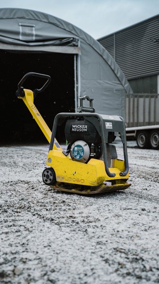 Wacker Neuson Rüttelplatte DPU 3050H 200 KG mieten bei SE Design – 2