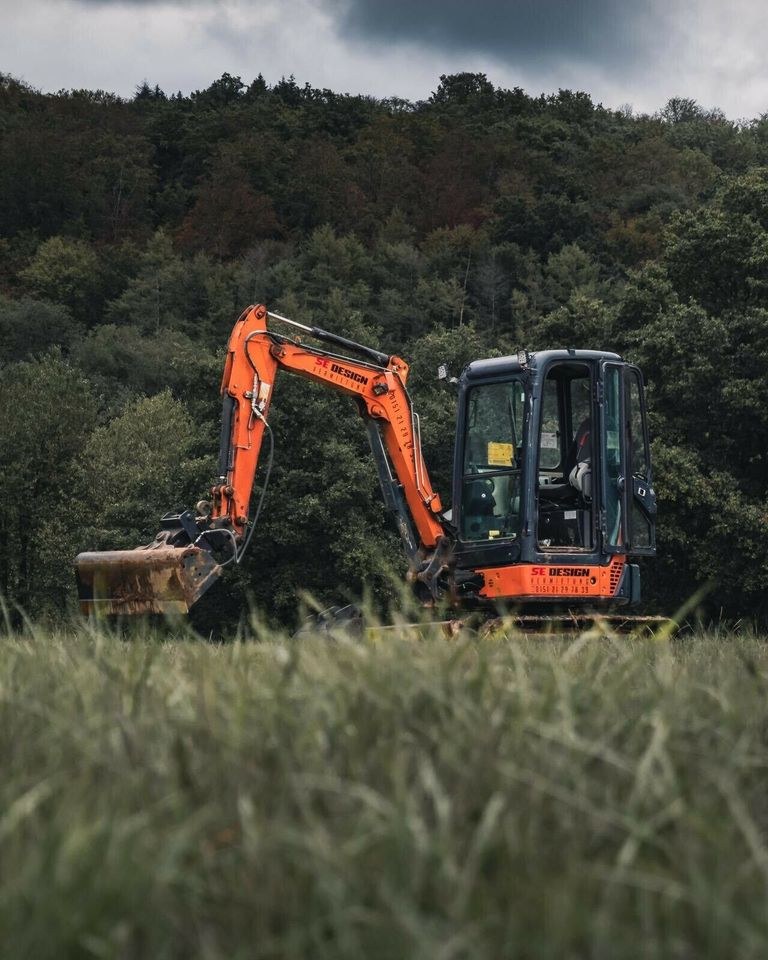 Hitachi ZX 29U 3 Kompaktbagger 3t mieten bei SE Design – 3