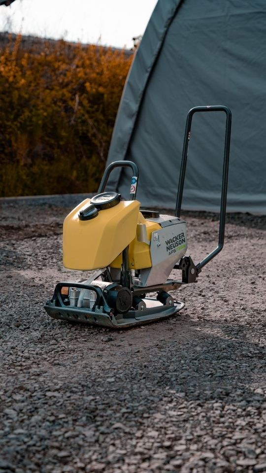 Wacker Neuson APS1135e Elektro Rüttelplatte mieten bei SE Design – 4