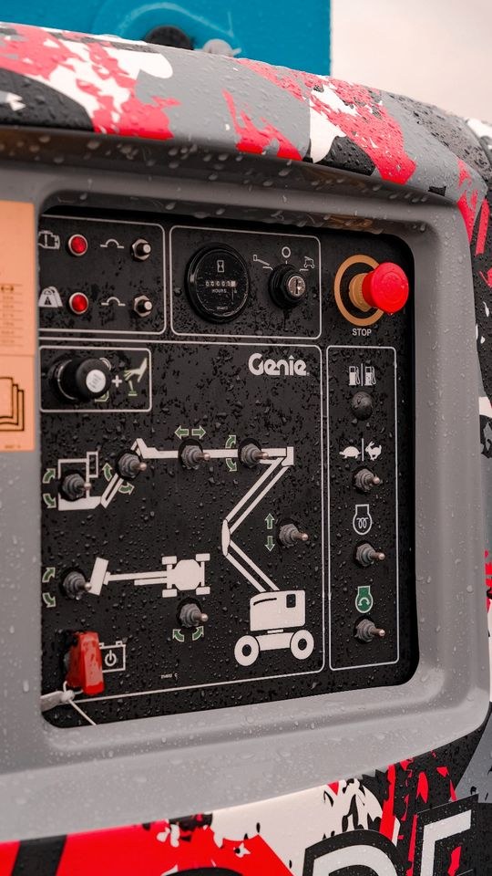 Genie Z 45 25J RT Gelenkteleskoparbeitsbühne mieten bei SE Design – 3