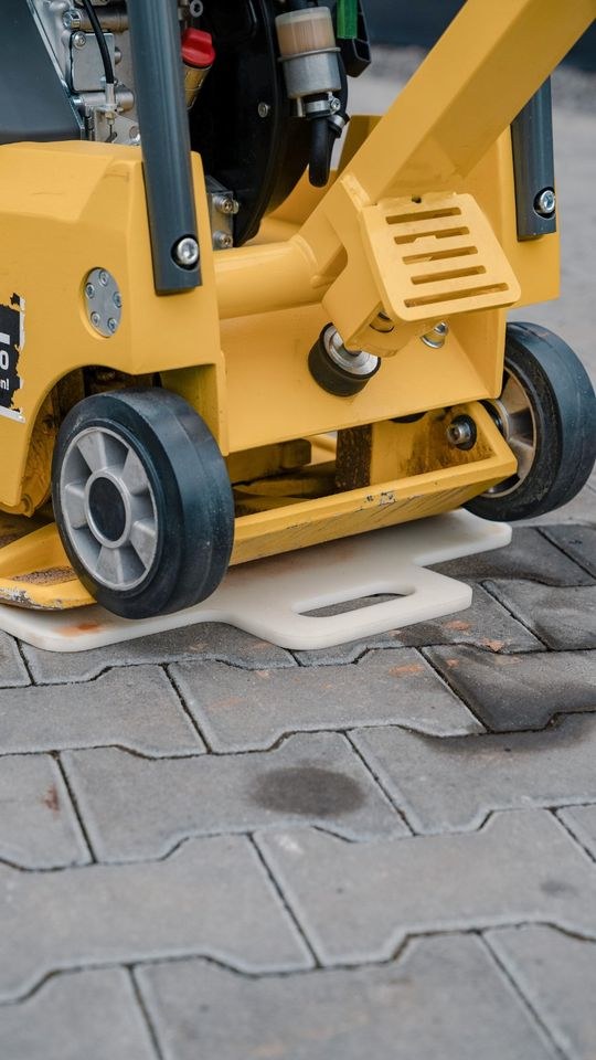 Rüttelmatte DPU3050H 200Kg Rüttelplatte mieten bei SE Design – 4