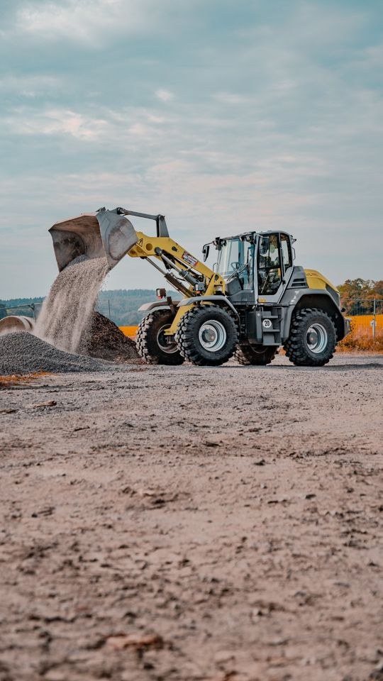 WN 9,8t Radlader WL 95 mieten bei SE Design – für Schüttgut & Paletten