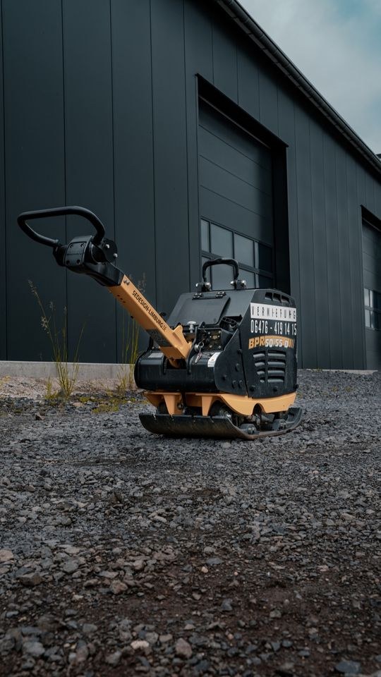 Rüttelplatte 400 500kg BOMAG BPR 50 55D mieten bei SE Design – 2
