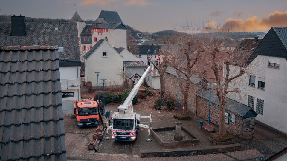 Hubsteiger Arbeitsbühne Steiger 30m 7,5t LKW mieten bei SE Design – 2