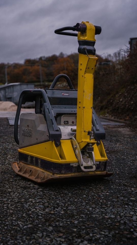 Rüttelplatte 650kg Wacker Neuson DPU6555 mieten bei SE Design – 2