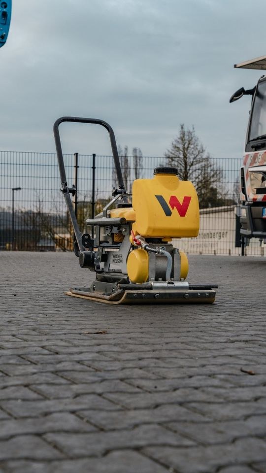 WN AP1850e Elektro Rüttelplatte mieten bei SE Design