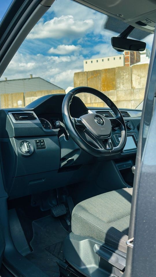 VW Caddy Maxi 7 Sitzer ideal Urlaub Gruppen mieten bei SKRent – 3
