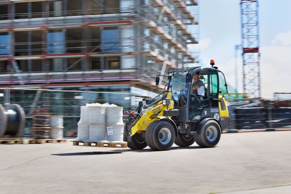 Radlder 2,5t Bagger Dumper,Kipper,Container mieten bei SLT Rental – 2