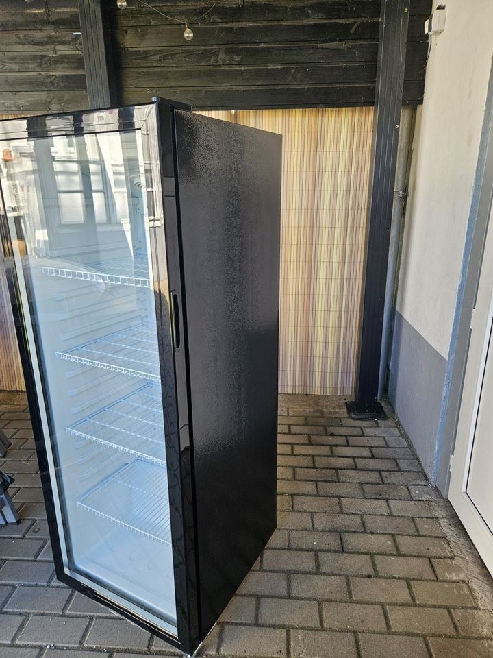 Getränkekühlschrank Glastür mieten bei Sommer Partyverleih – 3