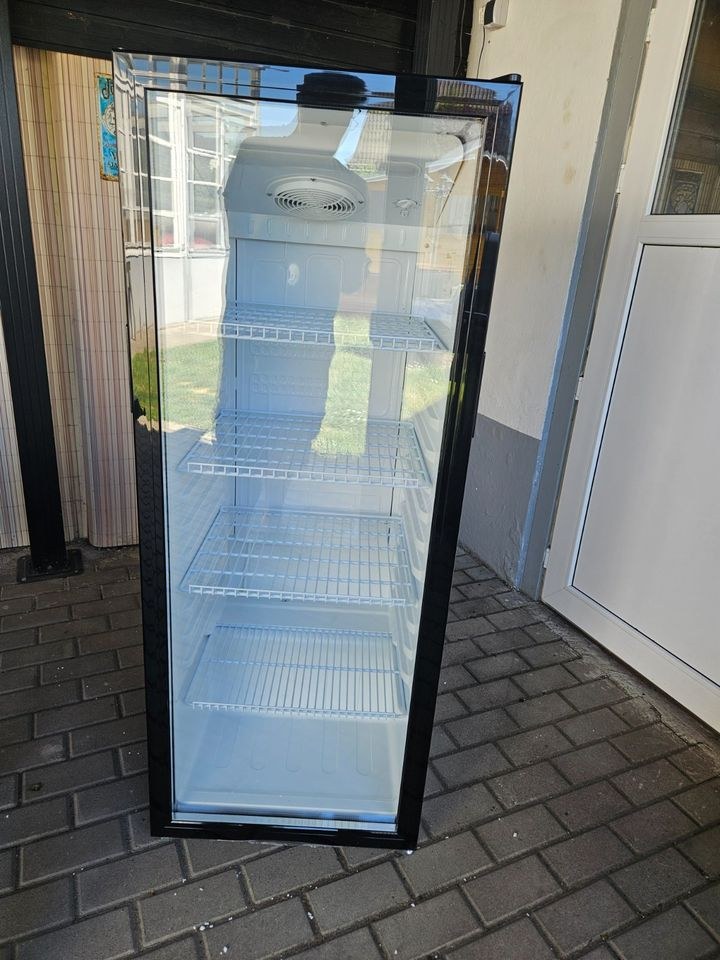 Getränkekühlschrank Glastür mieten bei Sommer Partyverleih