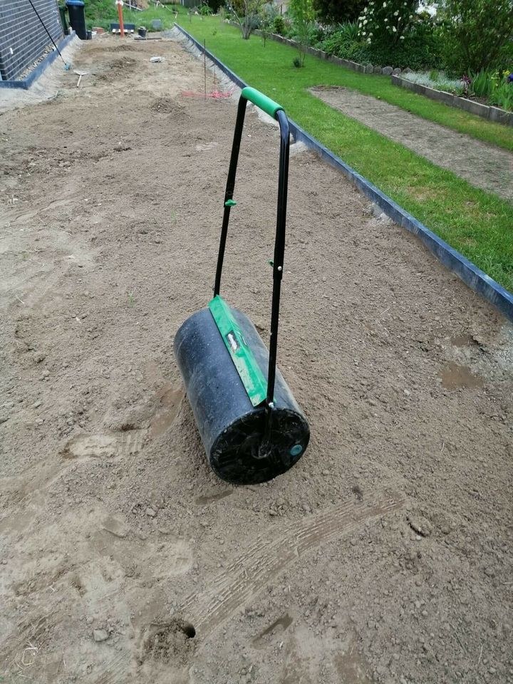 Rasenwalze mieten bei SW-Verleih – für ebenen Rasen – 2
