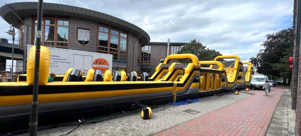 40m Riesen Ninja Action Parcours Hüpfburg mieten bei Spielpunkt – 2