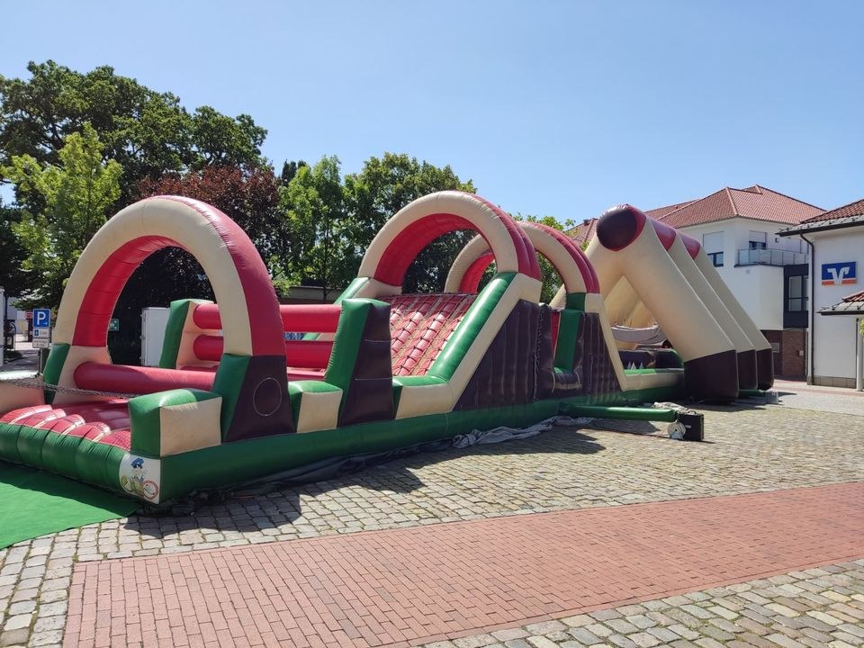 Ninja 30m Hindernisparcours Hüpfburg mieten bei Spielpunkt
