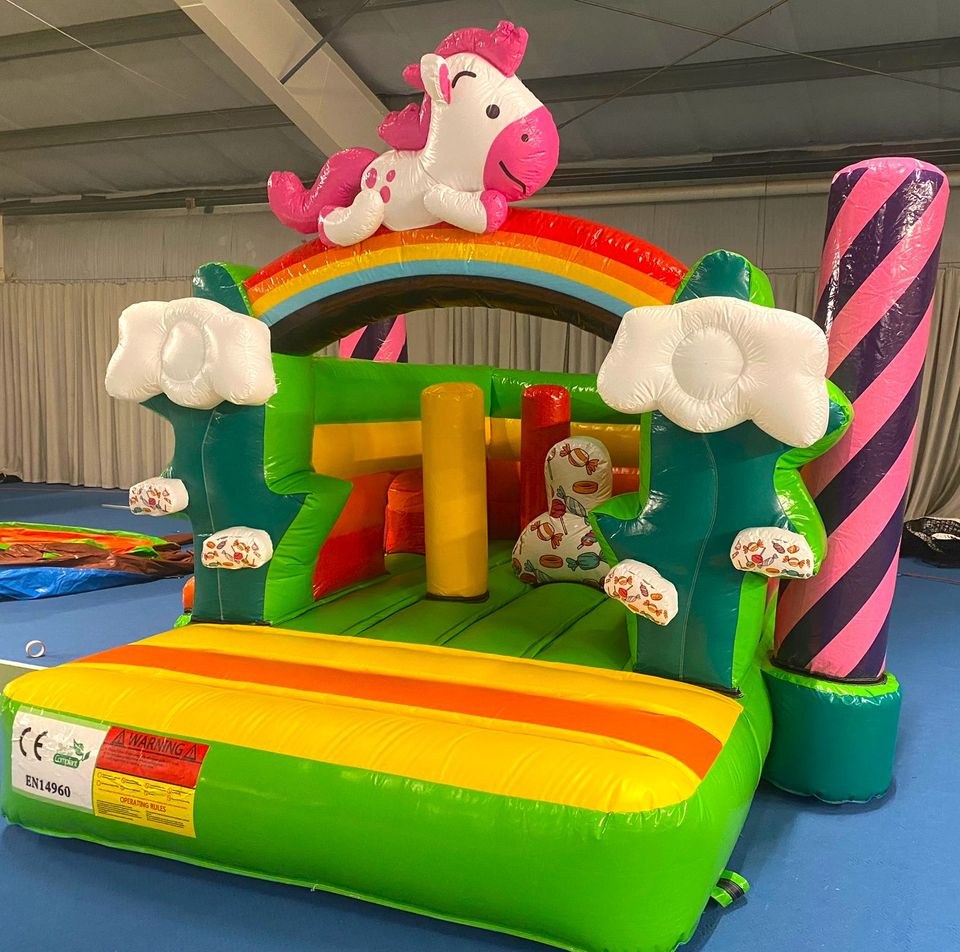 Einhorn sweety Hüpfburg Donnerstag Montag mieten bei Spielpunkt