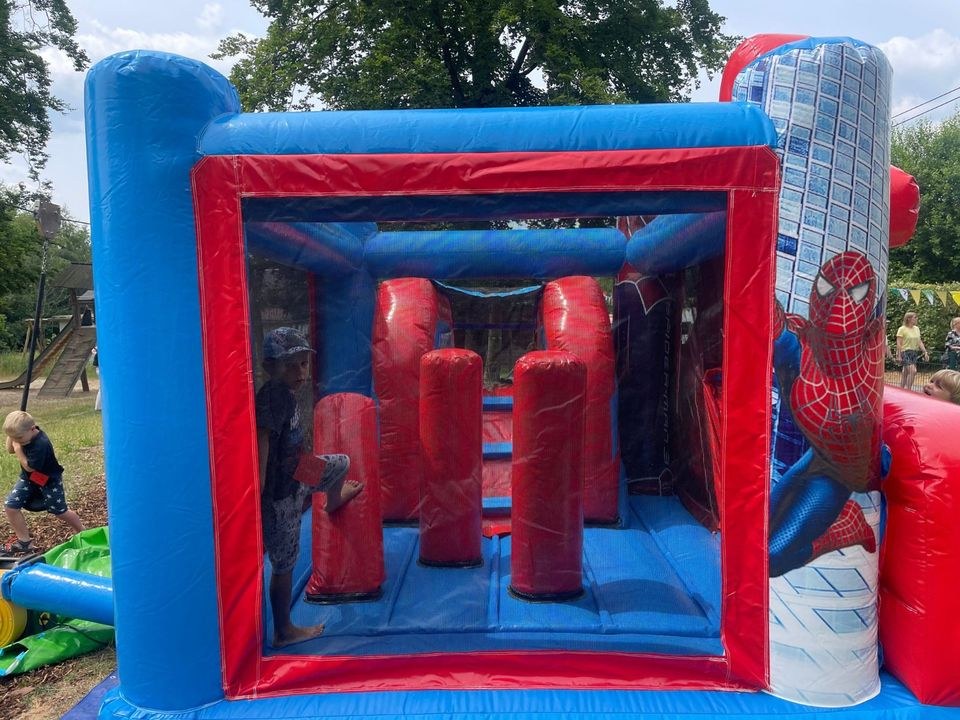 Spiderman Hüpfburg Donnerstag Montagabend mieten bei Spielpunkt – 4