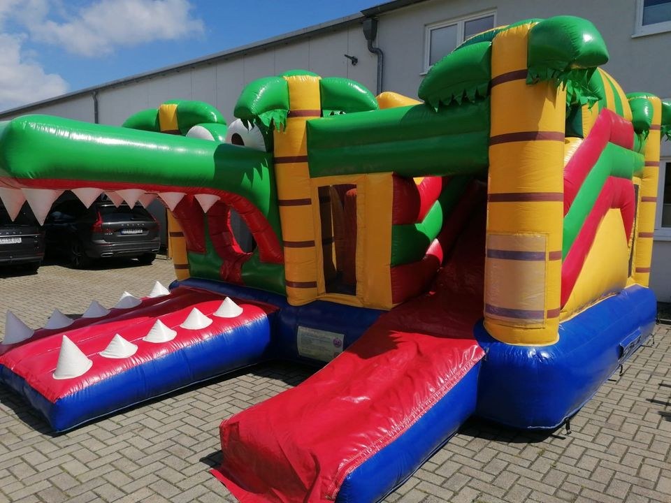 Kroko Multi Hüpfburg Donnerstag Montag mieten bei Spielpunkt