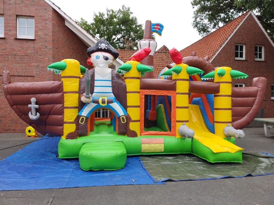 Tolle große Piraten Hüpfburg Rutsche mieten bei Spielpunkt