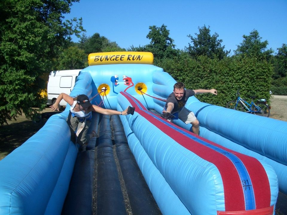Bungee Run Bungy Hüpfburg mieten in Vechta – Hüpfspaß für jede Feier – 2