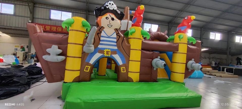 Tolle Piraten 6m x 4m Hüpfburg Mo Do mieten bei Spielpunkt
