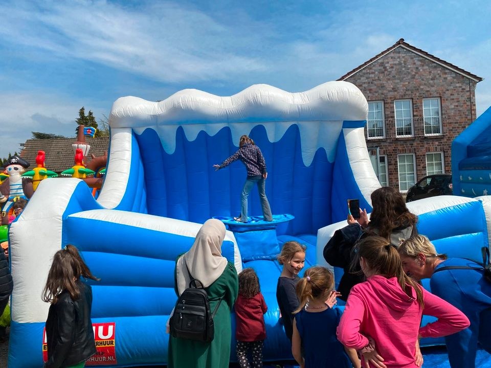 Surf Simulator Hüpfburg mieten in Vechta – Hüpfspaß für jede Feier – 2