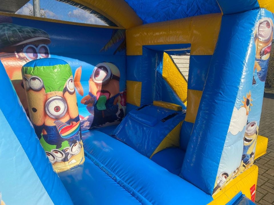 Minions Hüpfburg Donnerstag Montag mieten bei Spielpunkt – 3