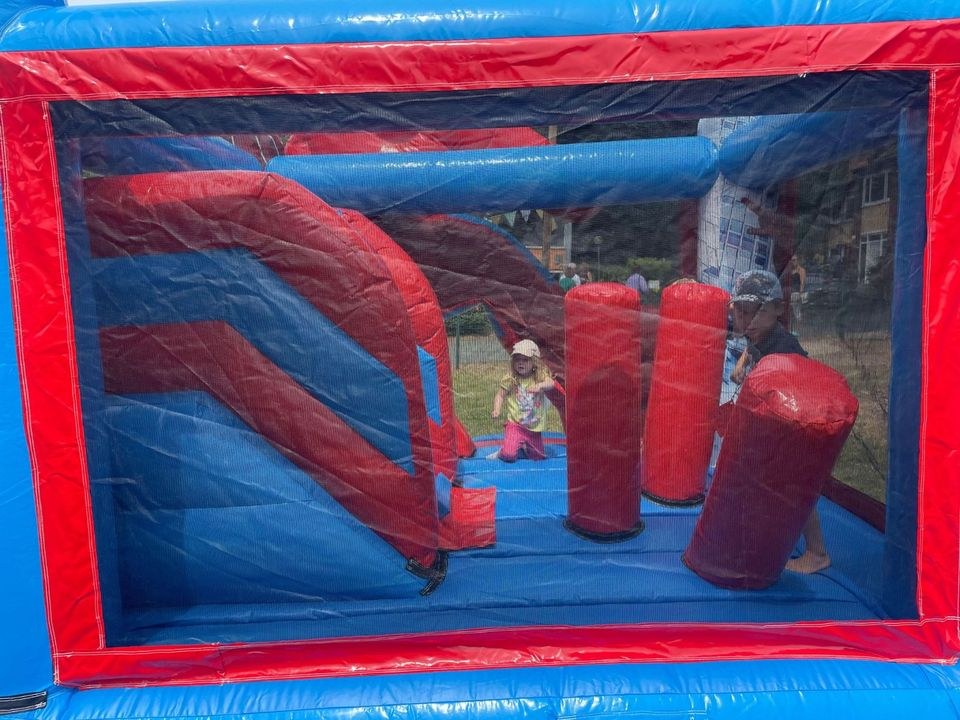 Spiderman Hüpfburg Donnerstag Montagabend mieten bei Spielpunkt – 3