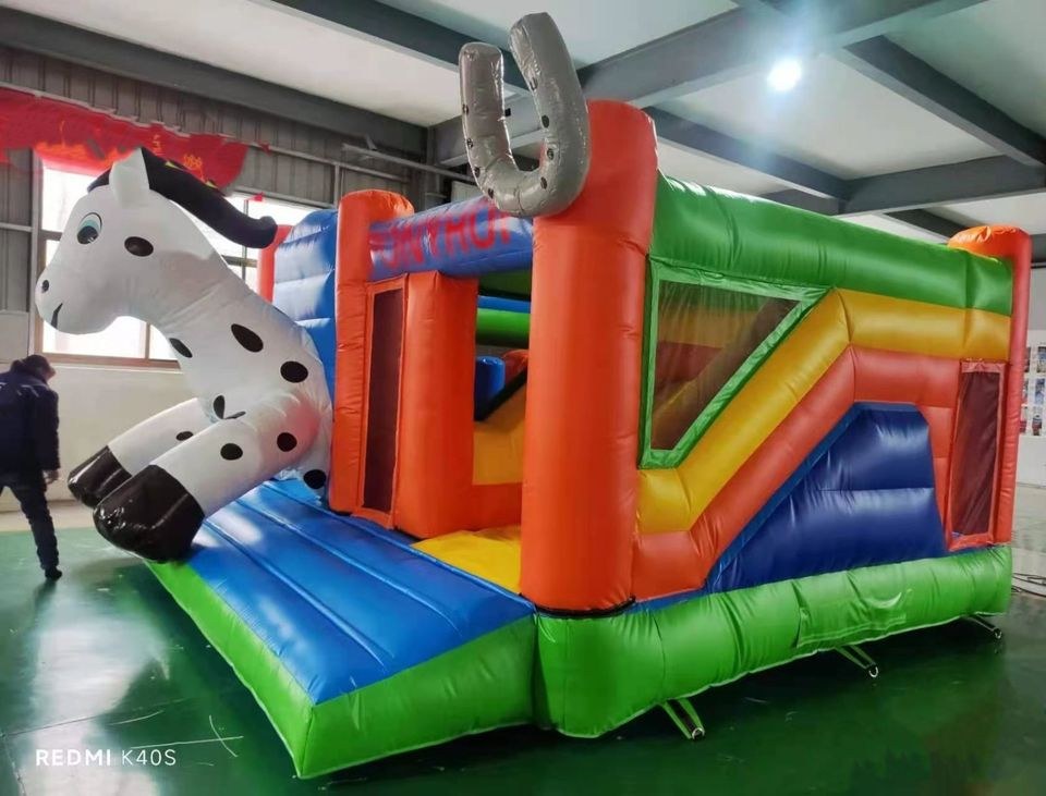 Süße Pony Hüpfburg Donnerstag Montag mieten bei Spielpunkt – 2