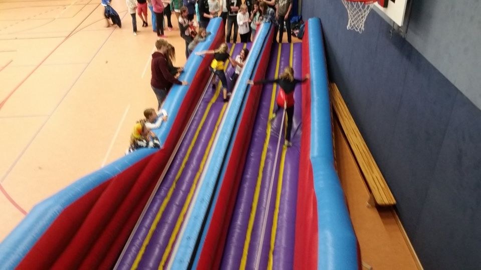 Bungee Run Bungy Hüpfburg mieten in Vechta – Hüpfspaß für jede Feier – 4
