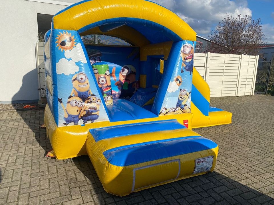 Minions Hüpfburg Donnerstag Montag mieten bei Spielpunkt – 2