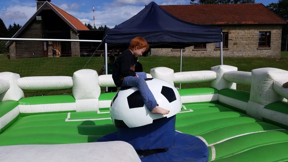 Fußball Rodeo Hüpfburg mieten bei Spielpunkt – Hüpfspaß für jede Feier – 2