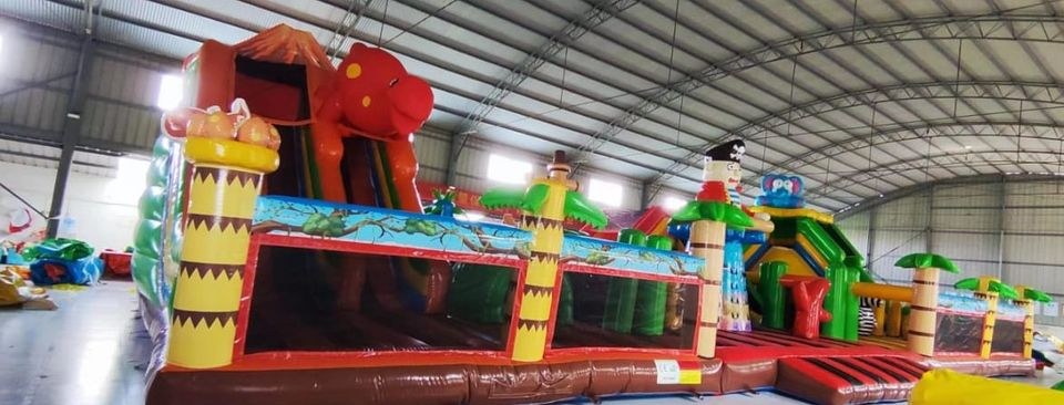 Riesige Hüpfburg 20m x 10m mieten in Vechta – Hüpfspaß für jede Feier – 2