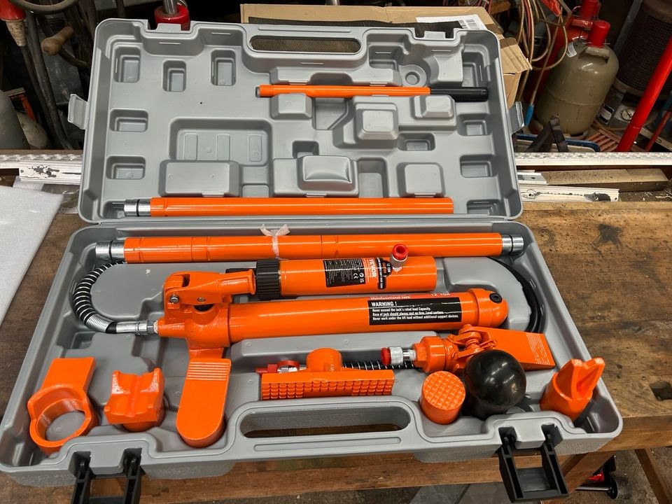 Werkzeug ,10t Hydraulik mieten bei Dirk Stockhausen Mietservice