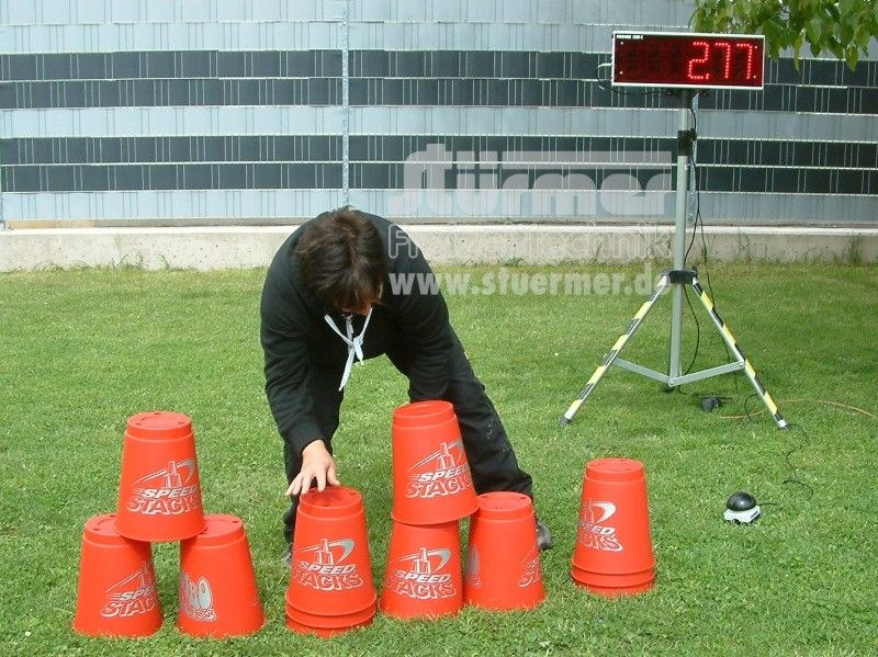 Becherstapeln XL Riesen Speed Stacking mieten in Saarwellingen
