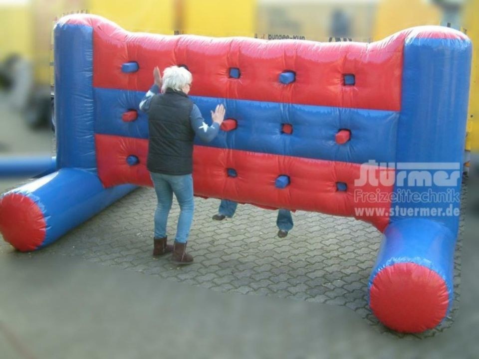 Action Wall Reaktionsspiel Attraktion mieten in Saarwellingen