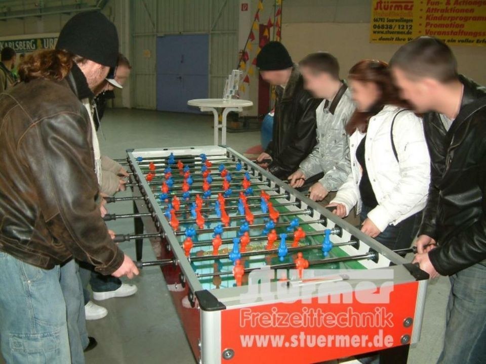 Tischkicker Tischfußball Kicker Größen mieten in Saarwellingen – 2