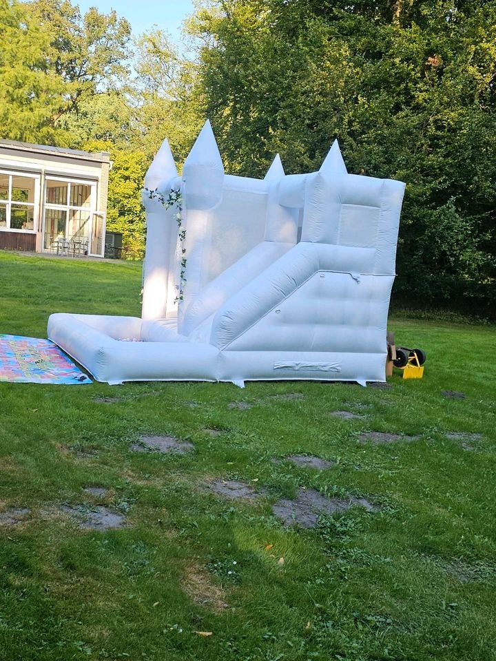 Prinzessinschloss Weiß Hüpfburg Bällebad Rutsche mieten – 2
