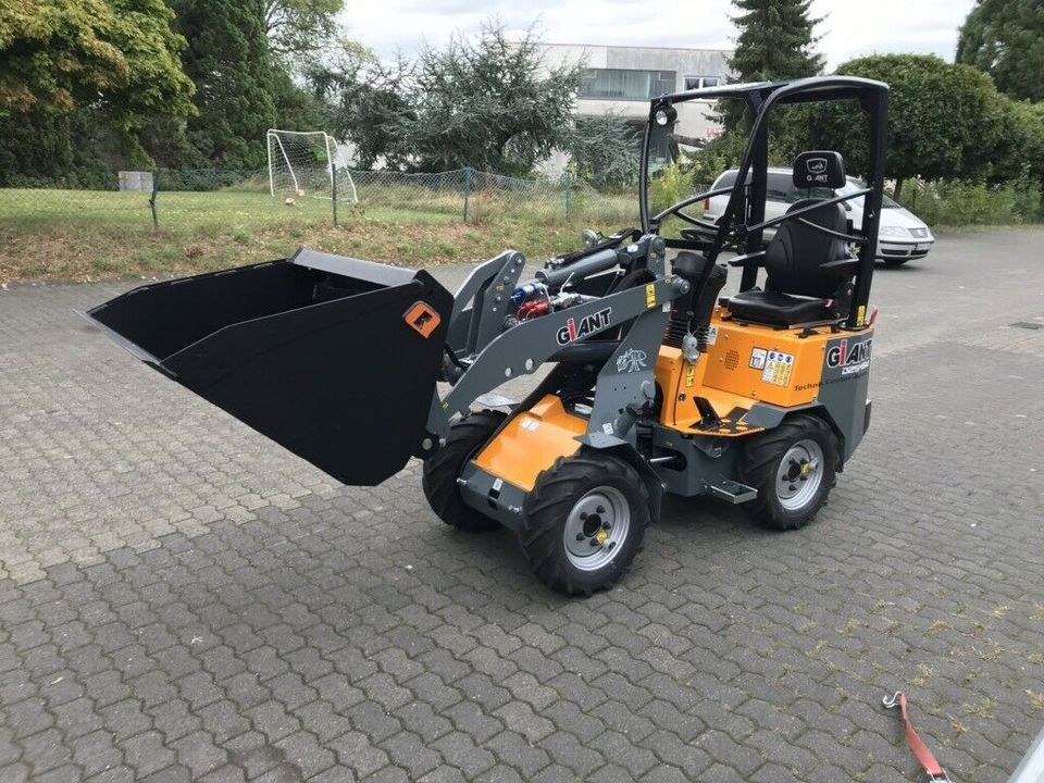 Radlader Hoflader Tag mieten bei SW-Indutec – für Schüttgut & Paletten