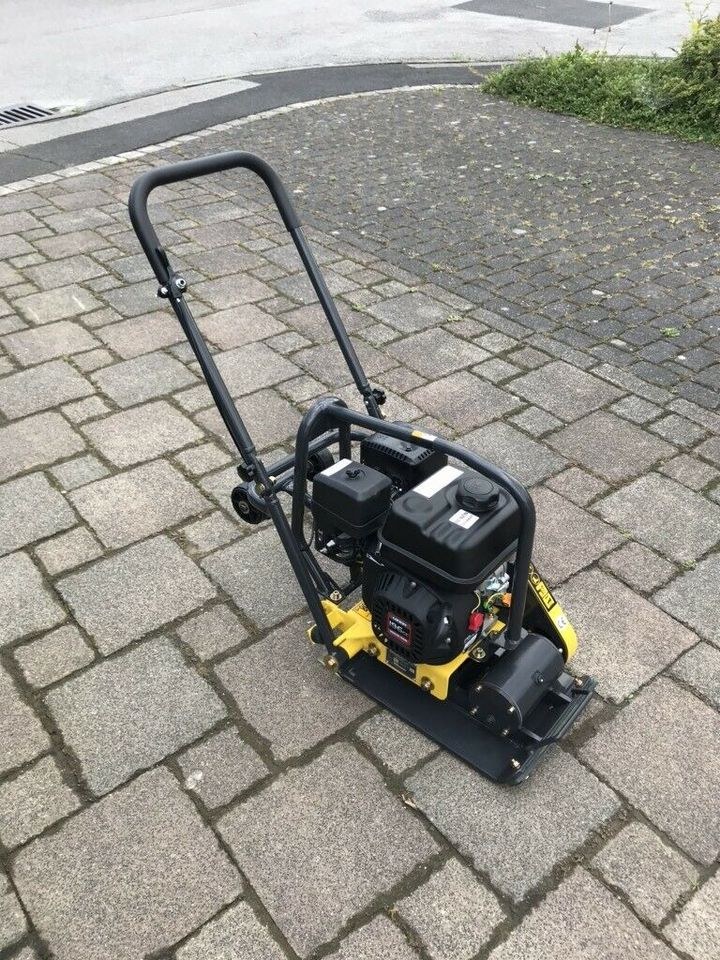 Rüttelplatte 50kg 75kg mieten bei SW-Indutec – für Pflaster & Terrasse – 3