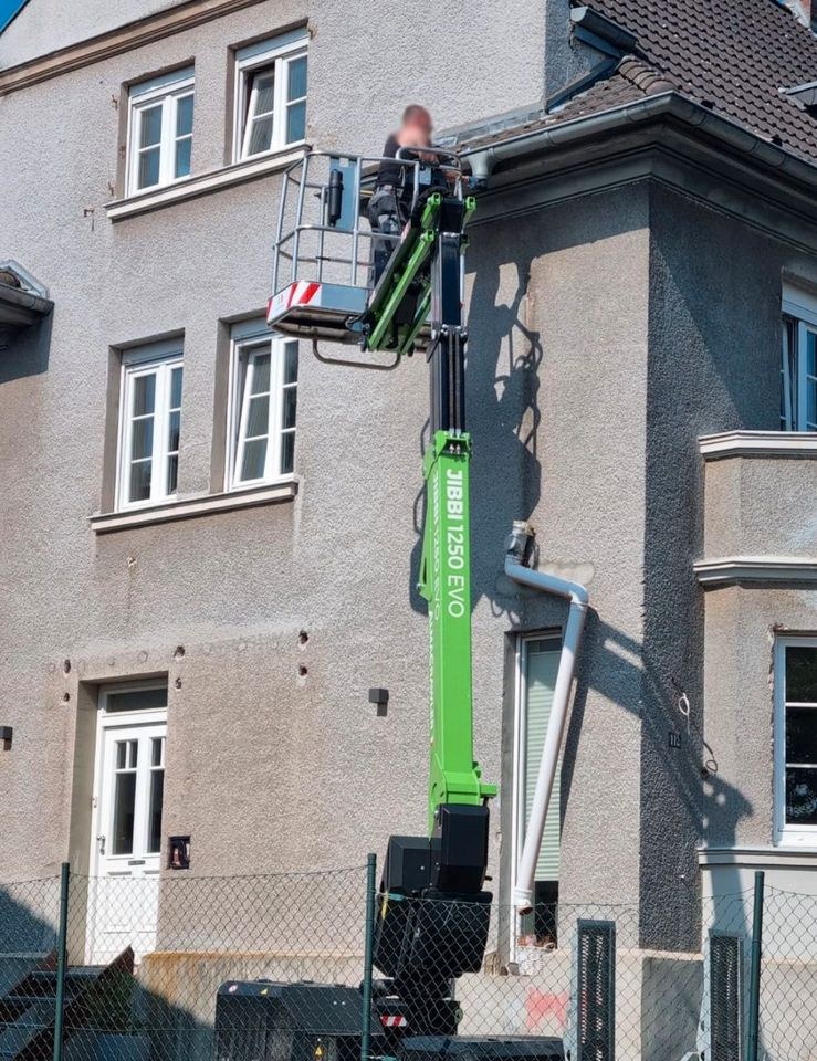 Raupen Arbeitsbühne 12m mieten bei SW-Indutec – für Montage & Fassade – 3