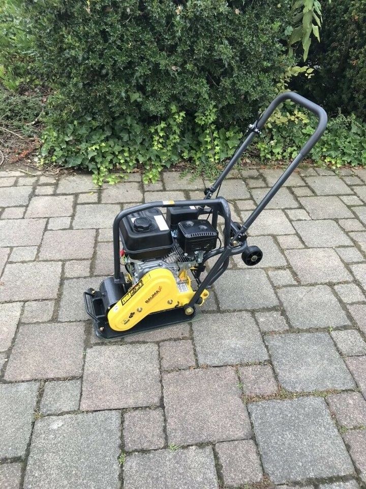 Rüttelplatte 50kg 75kg mieten bei SW-Indutec – für Pflaster & Terrasse – 4