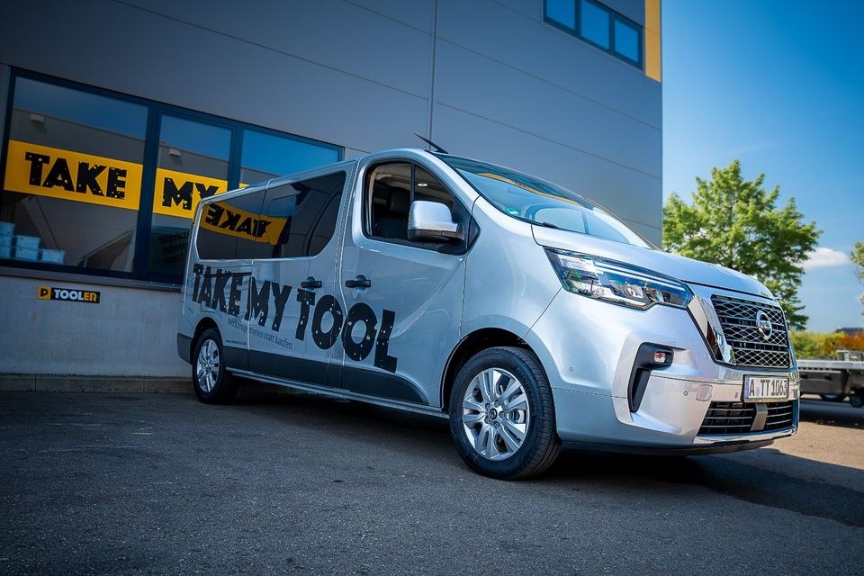Kleinbus 8 Sitzer Van Bus Transporter mieten bei Take my Tool