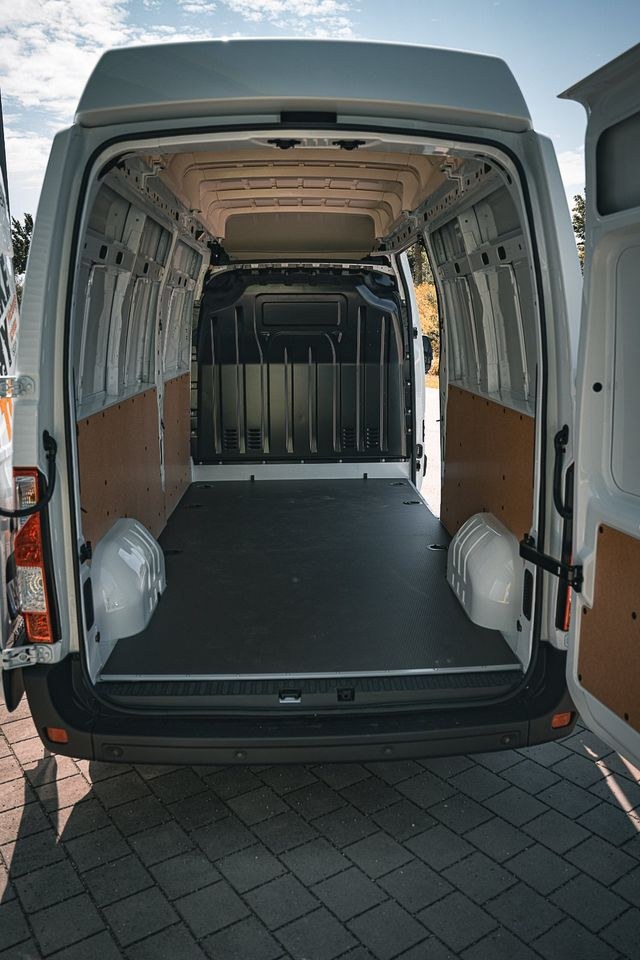 Transporter Kastenwagen mieten in Gersthofen – für Umzug & Transport – 4