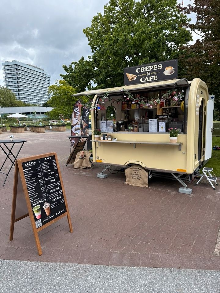 Foodtruck Firmenfeier Kaffee Imbisswagen Crepes mieten bei TH Media – 4