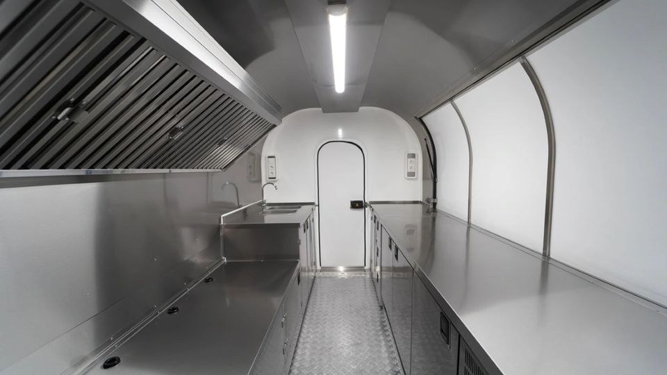 Foodtruck Imbisswagen Pommesbude Currywurst mieten bei TH Media – 2