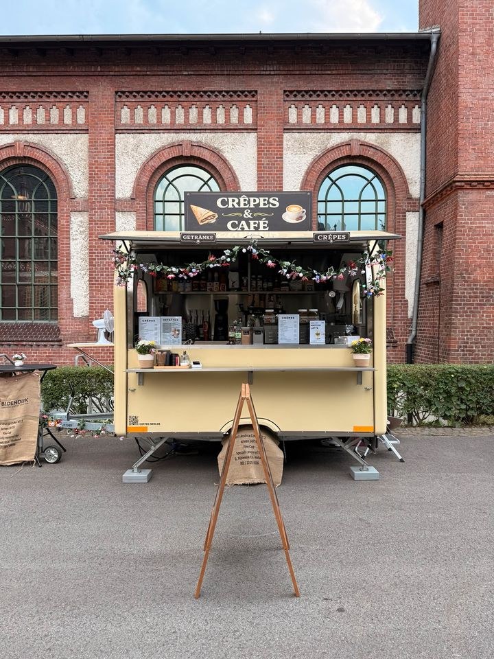 Foodtruck Firmenfeier Kaffee Imbisswagen Crepes mieten bei TH Media – 2